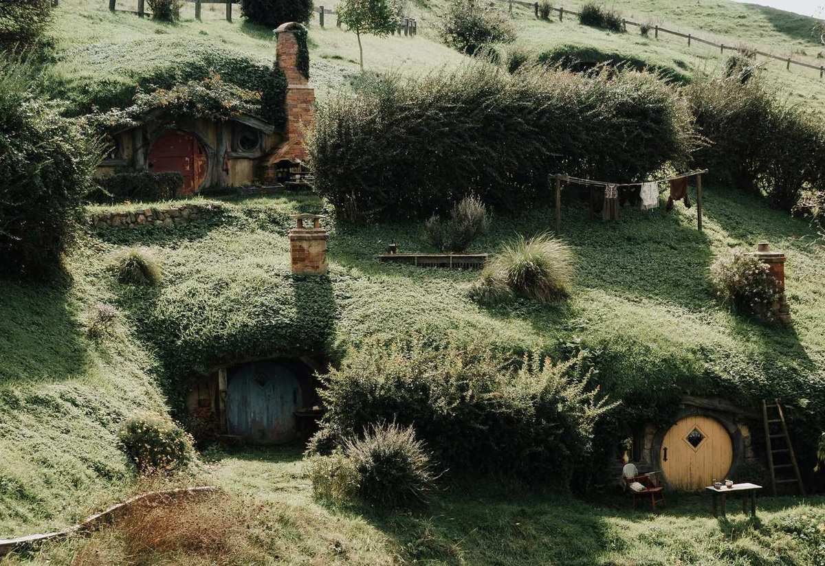 Hobbit hole at the Hobbiton Movie Set, a popular day trip from Auckland