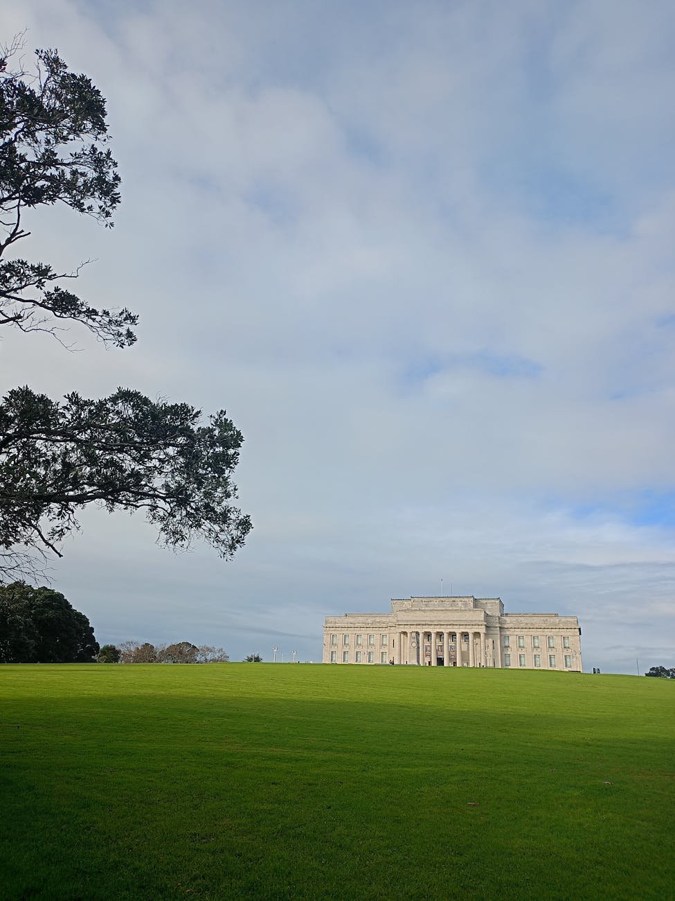 Auckland War Memorial Museum neoclassical building exterior on Auckland Domain