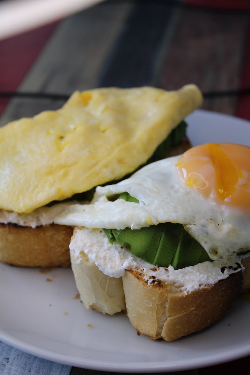 Avocado smash with poached egg on toast