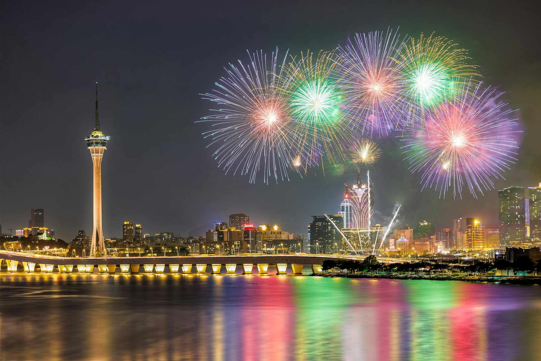 Sky Tower fireworks over Auckland CBD on New Year's Eve