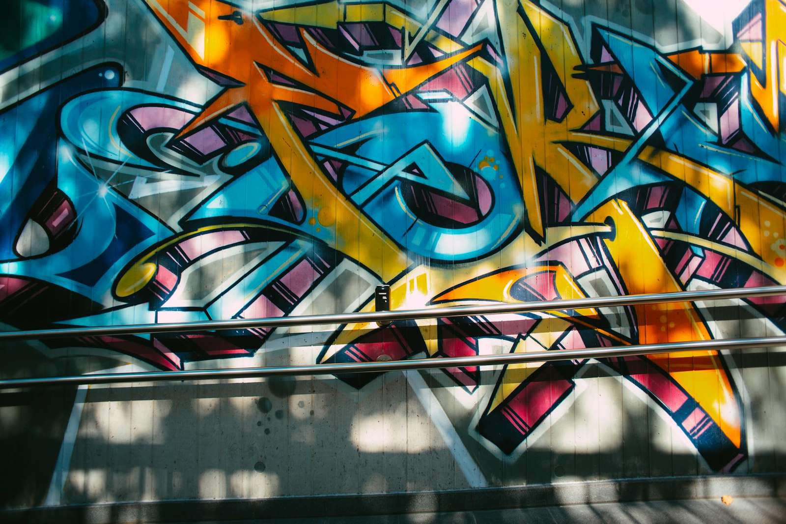 Auckland street art — colourful graffiti walls