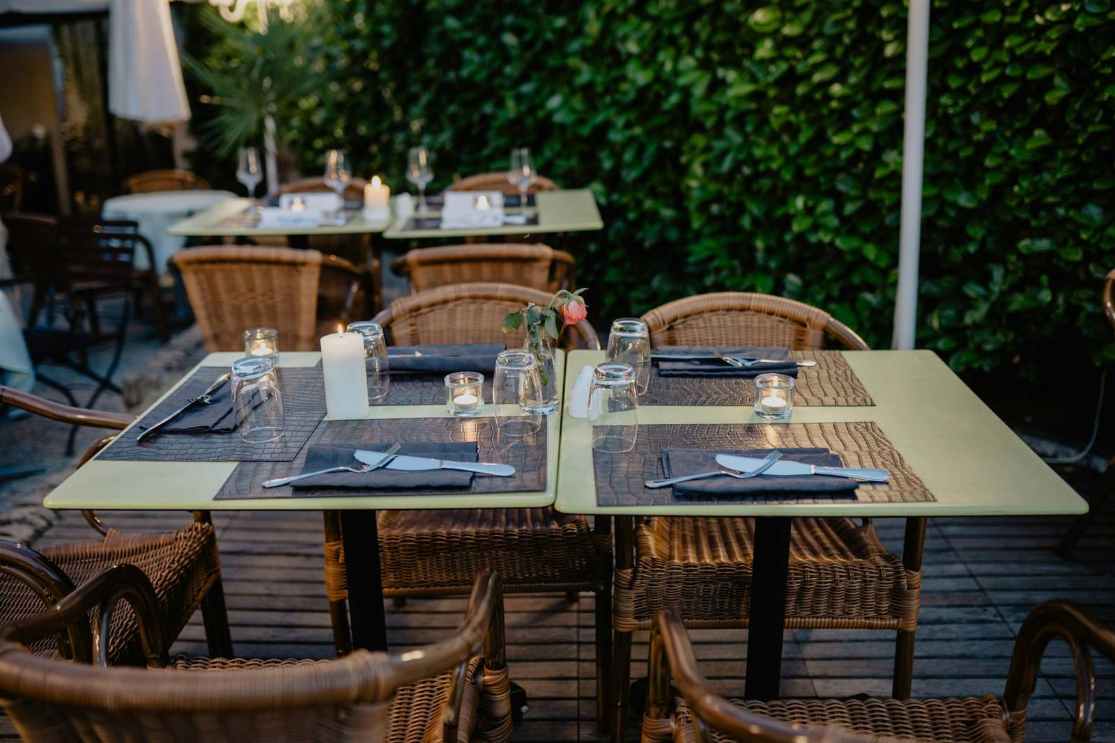 Wineries near Auckland — restaurant dining Mudbrick