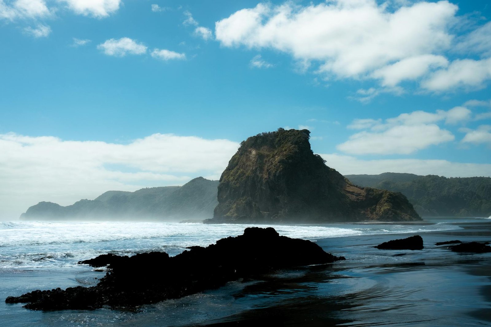 Waitakere Ranges hikes — west coast clifftop walks